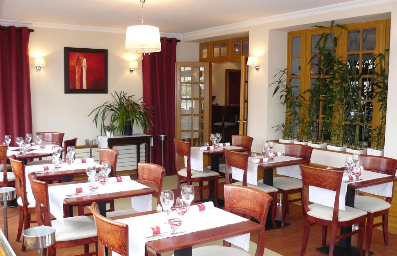 Hotel-Restaurant Le Normandie Luc-sur-Mer Ngoại thất bức ảnh